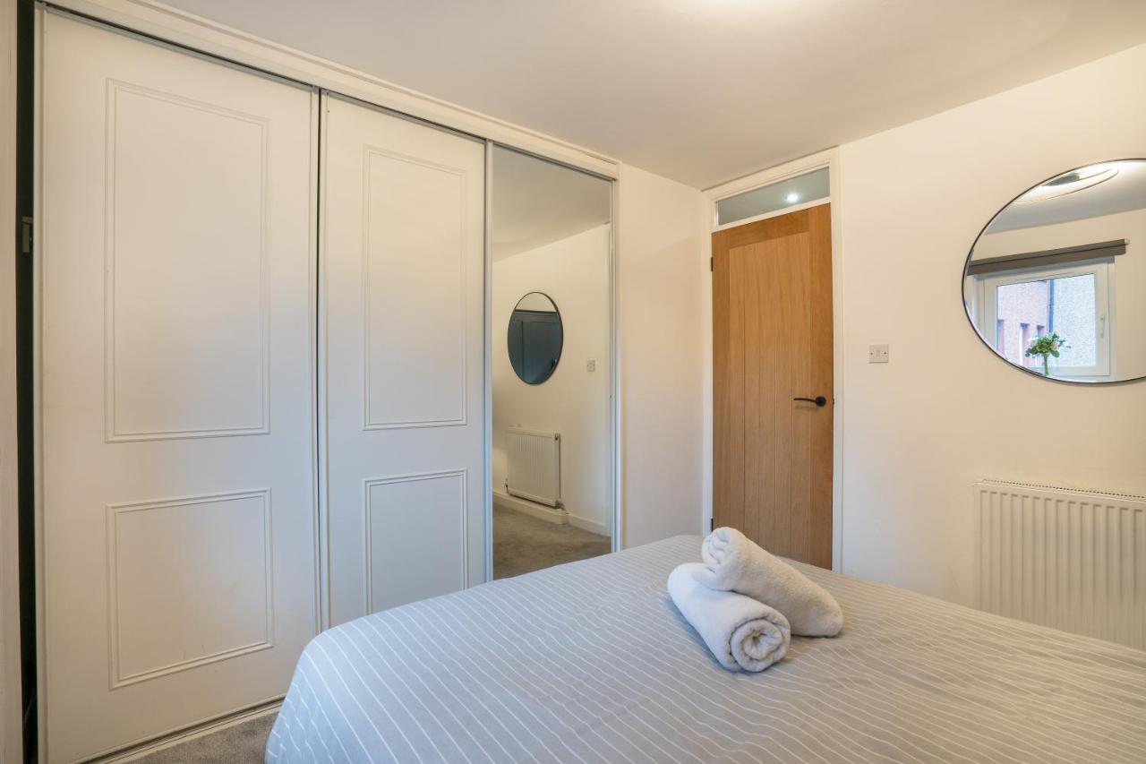 Modern 2Bed Apartment-Free Parking Edinburgh Buitenkant foto